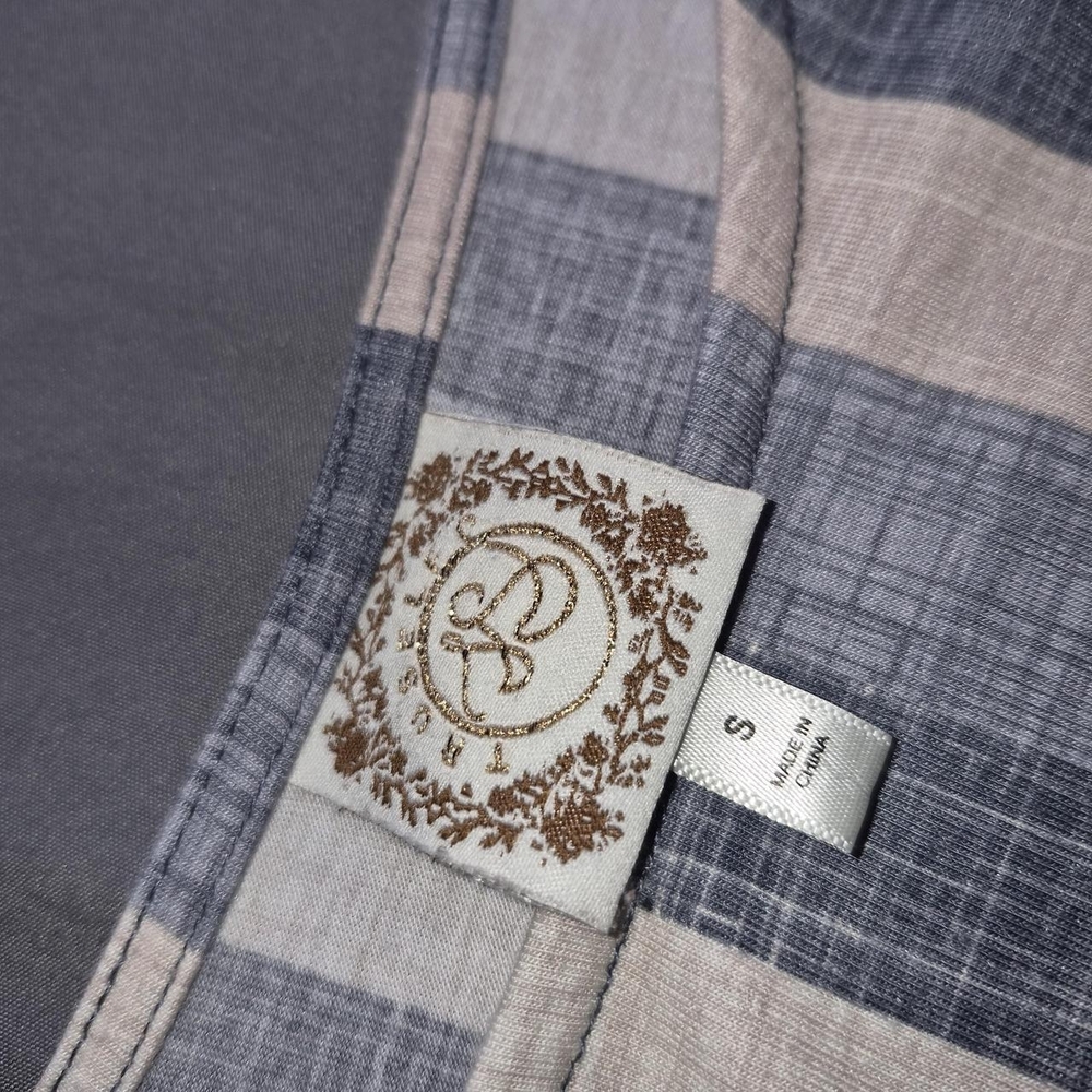 Elegant Checkered Blouse in Pink and Gray